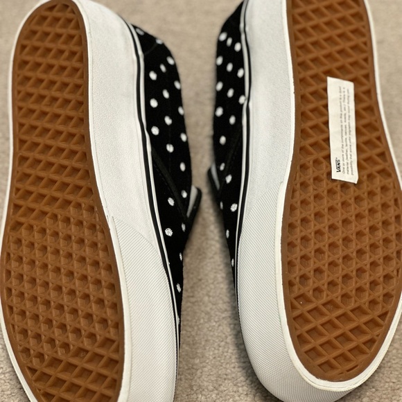 Polka Dot Vans in Black & White NWOB, Size Women’s 8 (6.5 Men’s) - Picture 3 of 3